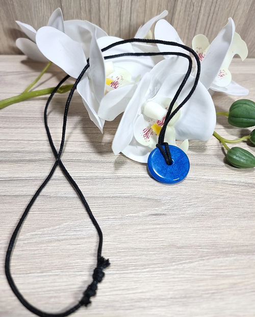 Blue Round Resin Pendant Necklace