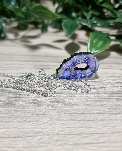 Small Glitter Irregular Pendant Necklace