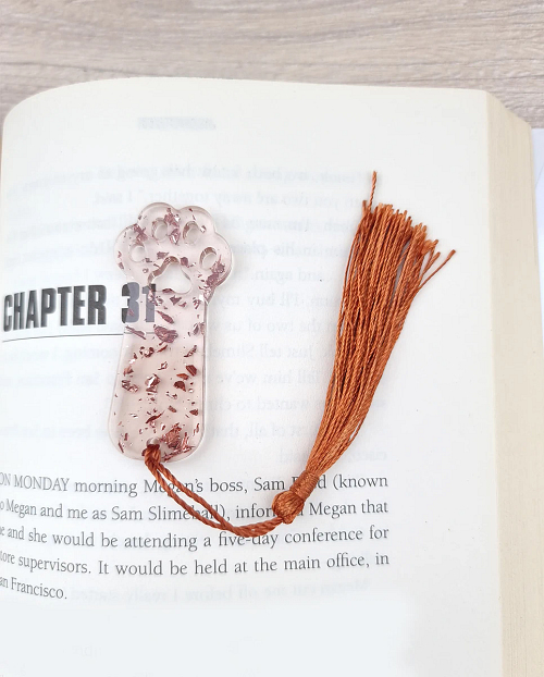 Bronze Small Bronze Flake Cat Paw Resin Bookmark