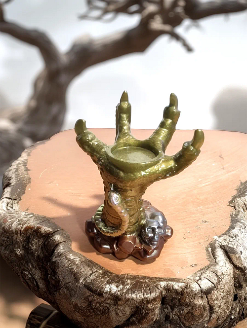 Resin Claw Stand