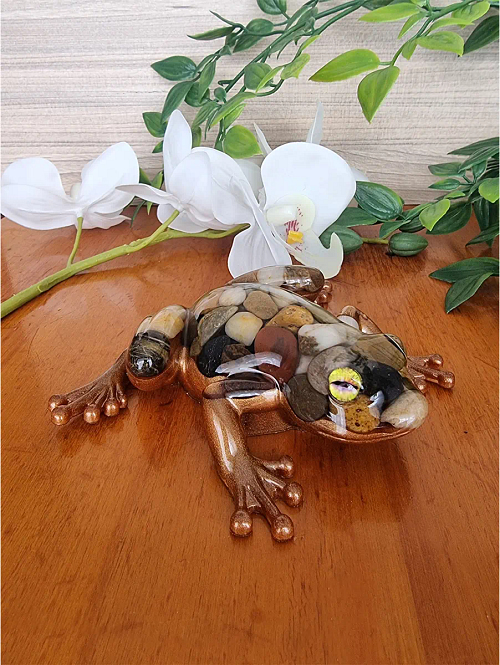 Earth Tone Pebble Bronze Resin Frog (1)