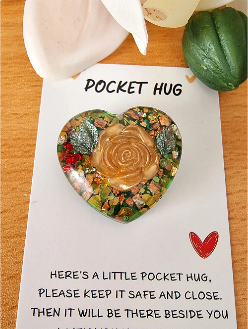 3d Embellishment Resin Pocket Hug Heart Gold (3)