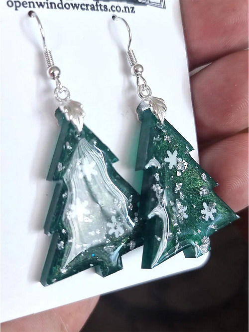 Christmas Tree Green Glitter Earrings – Green Resin Earrings (1)