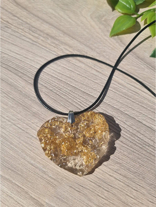 Gold Flake Clear Resin Heart Pendant Necklace (1)