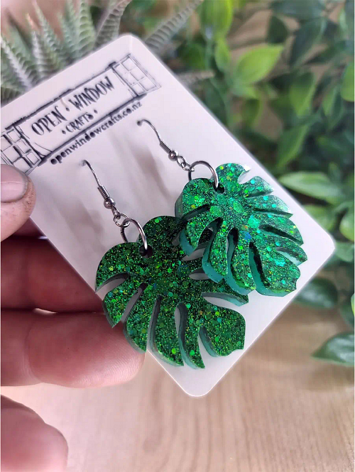 Monstera Green Leaf Glitter Earrings – Green Resin Earrings 2 (3)