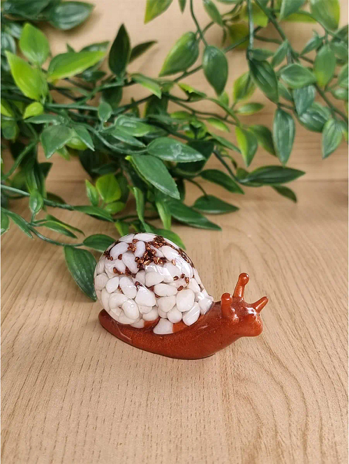 Adorable White Pebble Bronze Resin Small Resin Snail – whimsical pocket resin snail