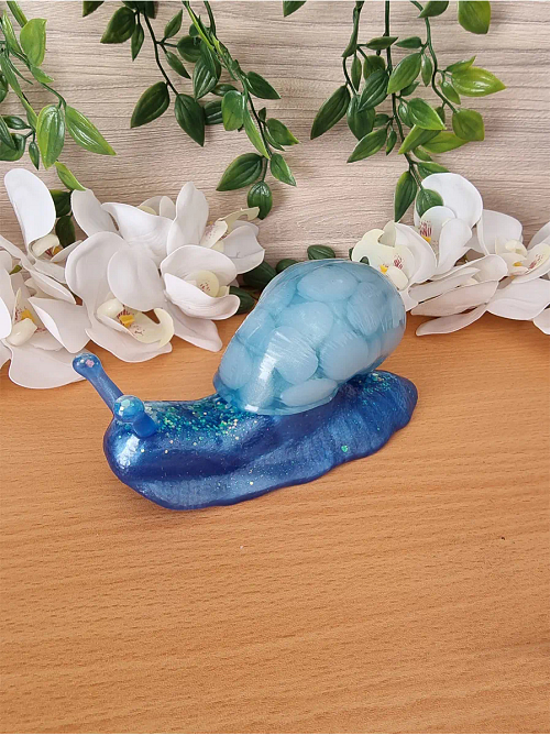 Snail Blue Stone Glitter Glow in the Dark Snail (3)
