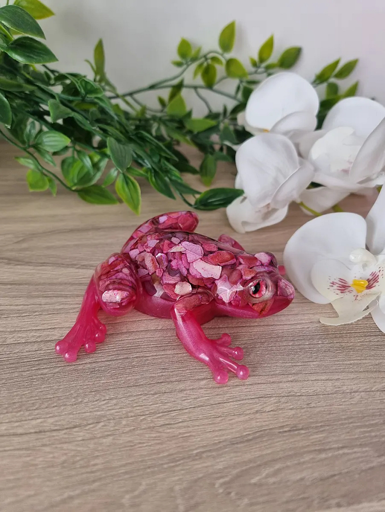 Pink Resin Pink Crushed Sea Shells Resin Frog (1)