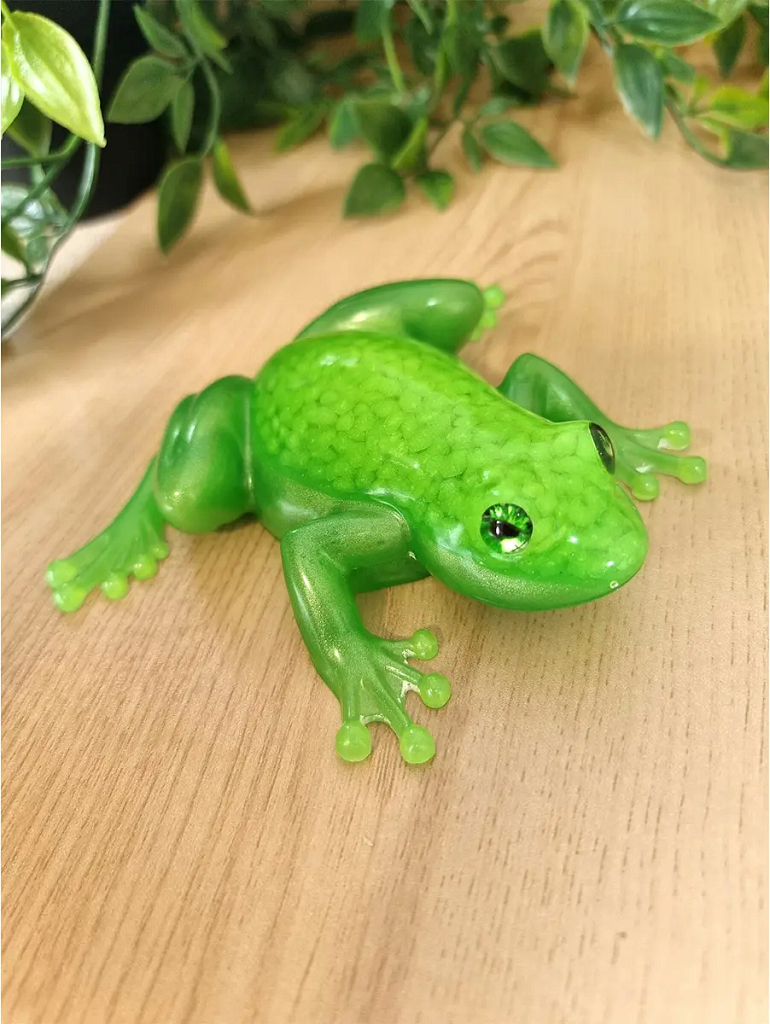 Handmade Light Green Resin And Glow In The Dark Pebbles Large Resin Ornate Frog – realistic detailed resin frog