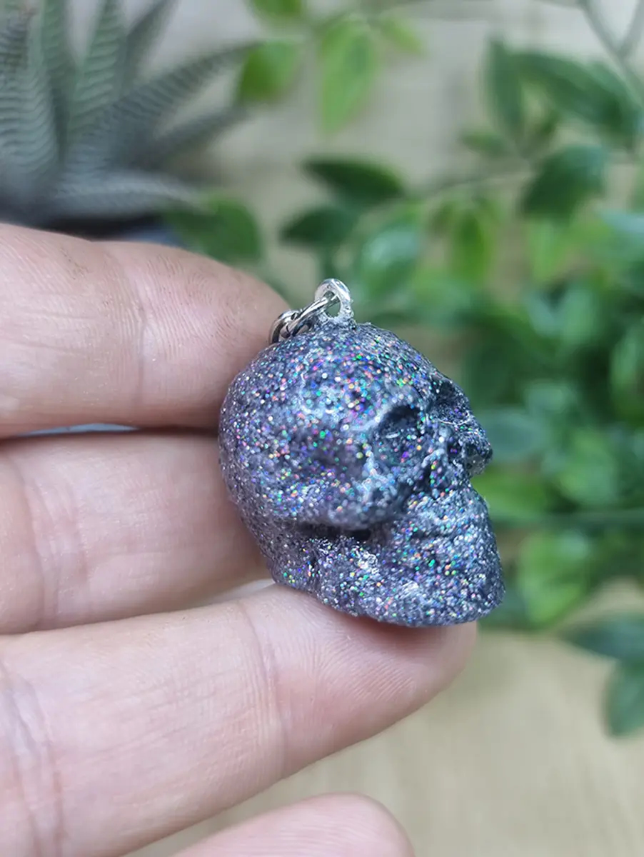 Silver Glitter Textured Resin Skull Keyring / Keychain