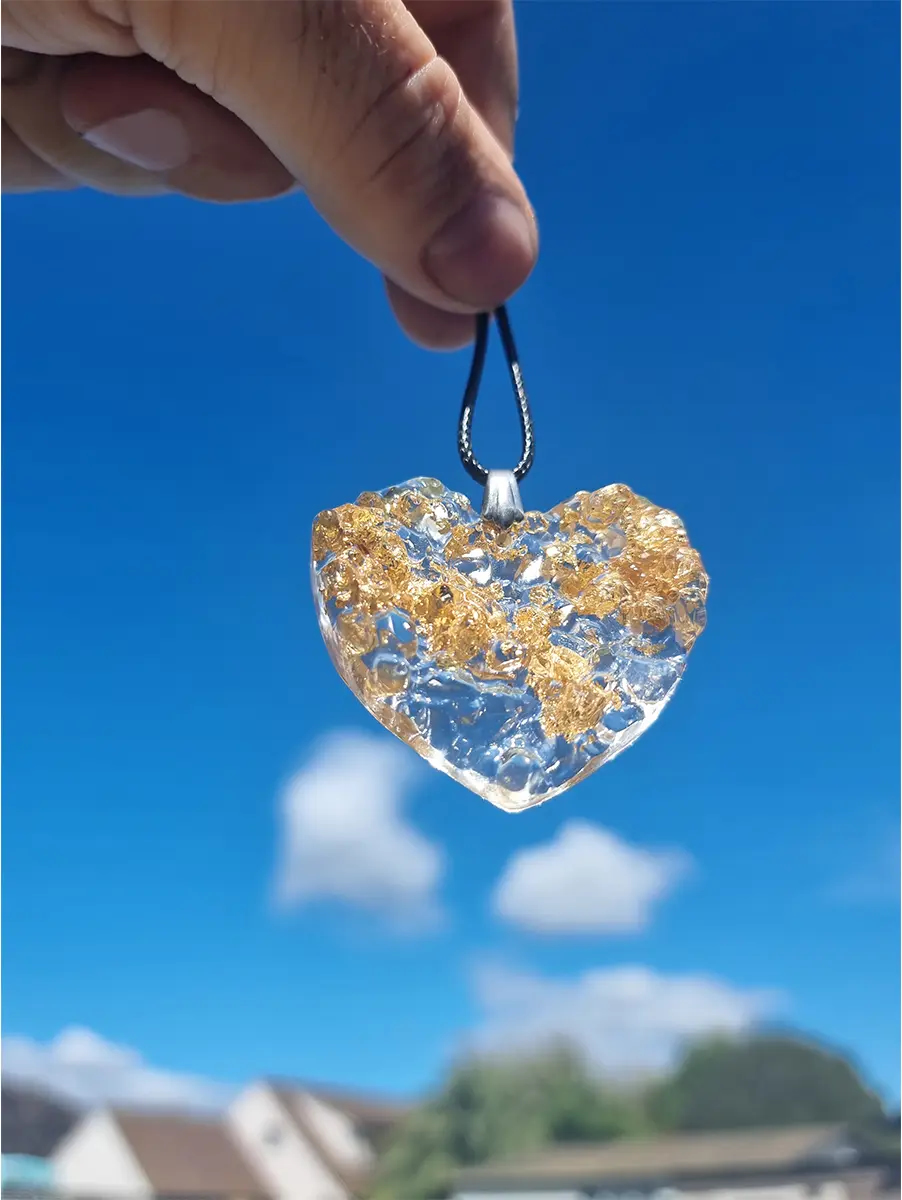 Gold Flake Clear Resin Heart Pendant Necklace (1)
