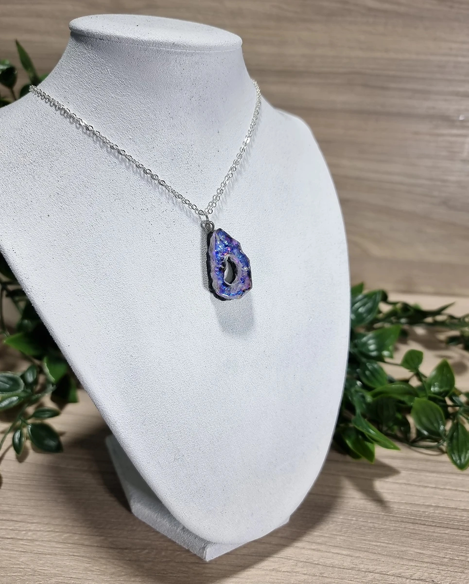 Small Glitter Irregular Pendant Necklace