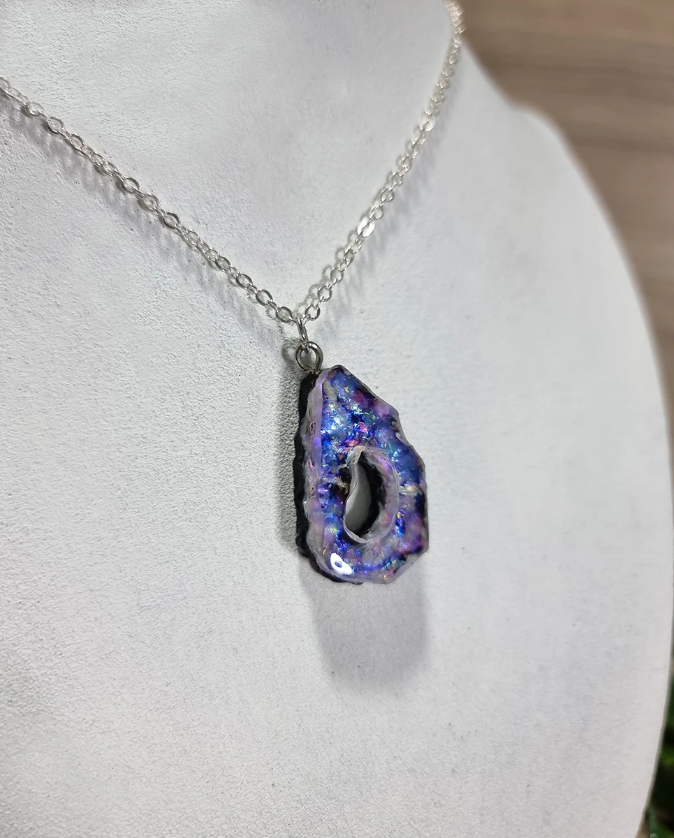Small Glitter Irregular Pendant Necklace