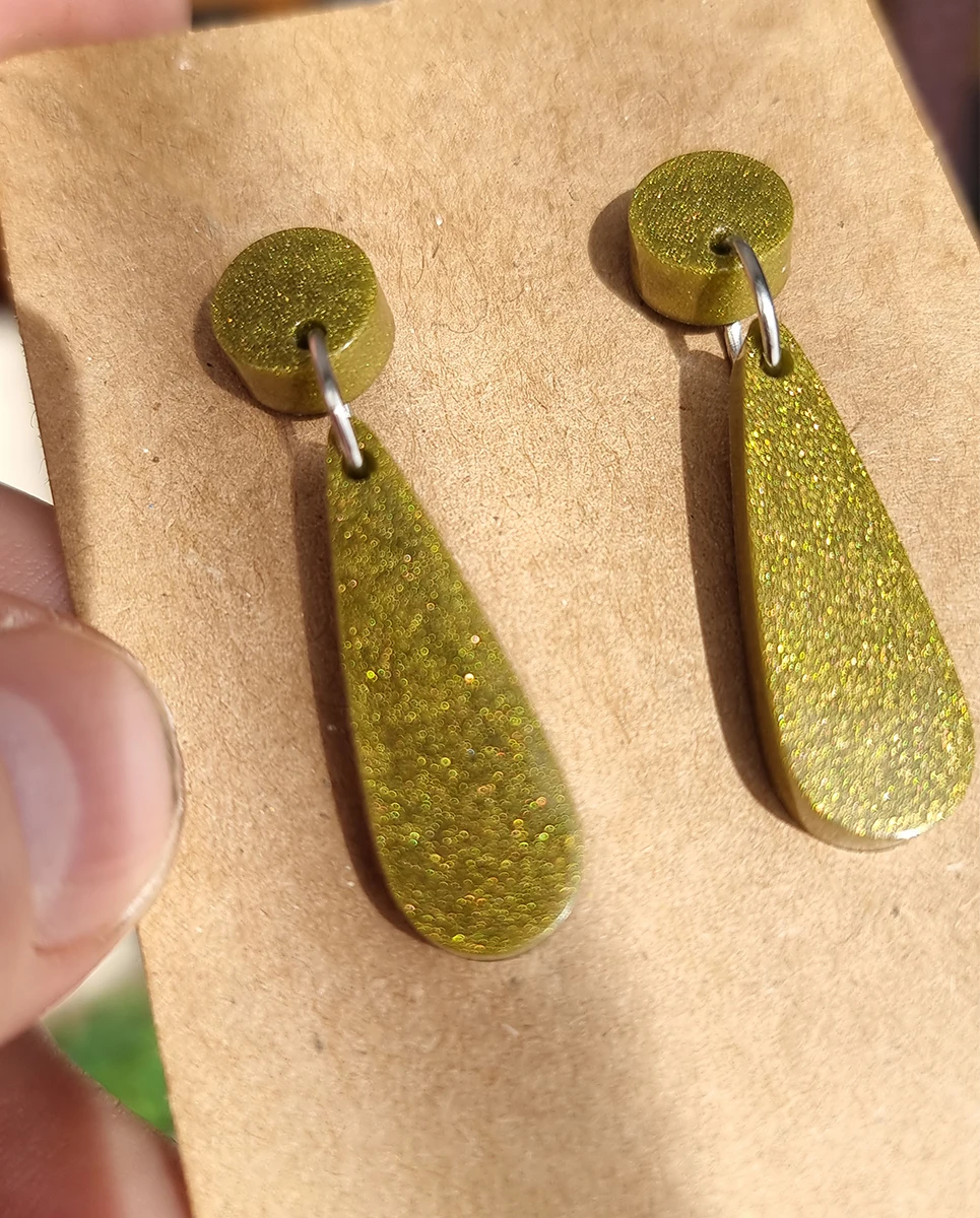 Artistic Golden Tear Drop Stud Earring - Gold Resin Earrings – colorful handmade resin jewellery