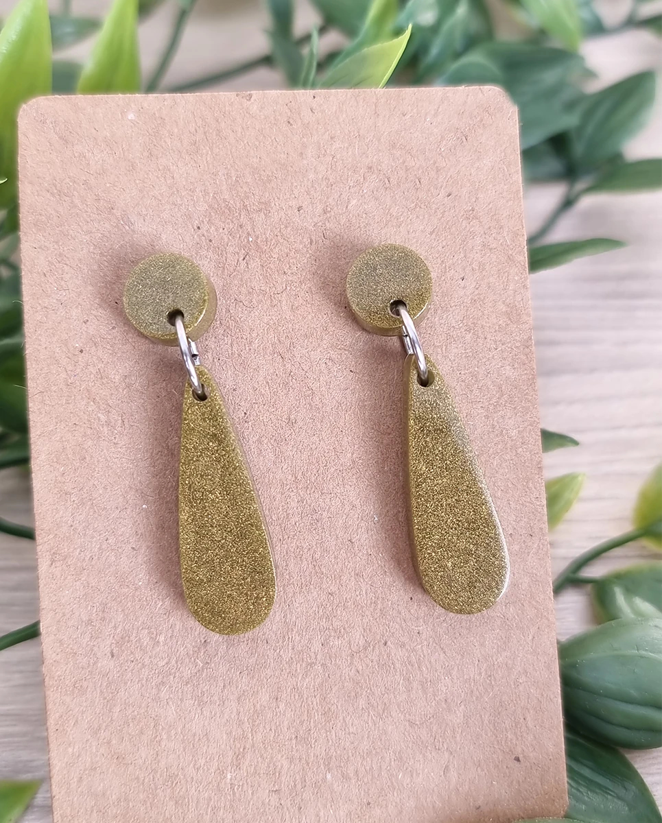 Artistic Golden Tear Drop Stud Earring - Gold Resin Earrings – colorful handmade resin jewellery